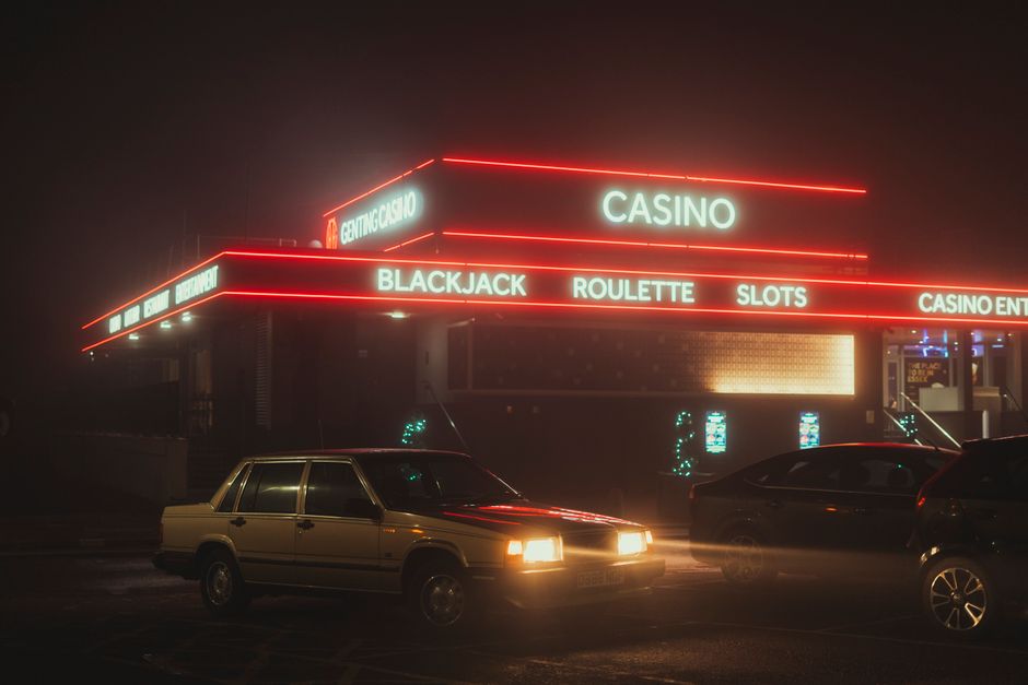 The iGaming Edge: How Smart Players Win in Casino, Betting, Slots & Poker